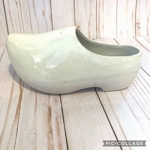 Frankoma Dutch shoe white